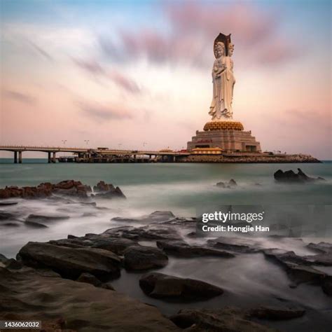 Nanshan Temple: Un tempio maestoso immerso nella natura rigogliosa di Sanya!